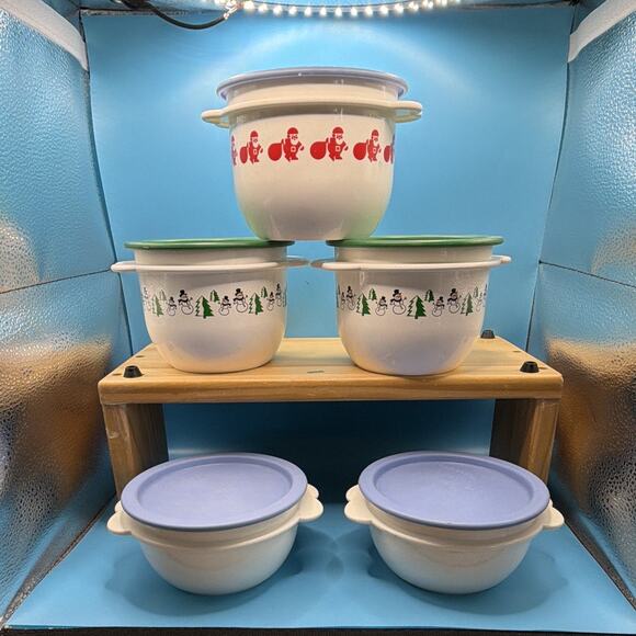 Tupperware Other - Tupperware 5pc Round Storage Container Set w/ Lids, 16 oz & 26 oz Christmas